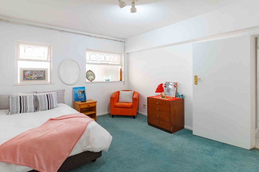 To Let 2 Bedroom Property for Rent in Sea Point Western Cape